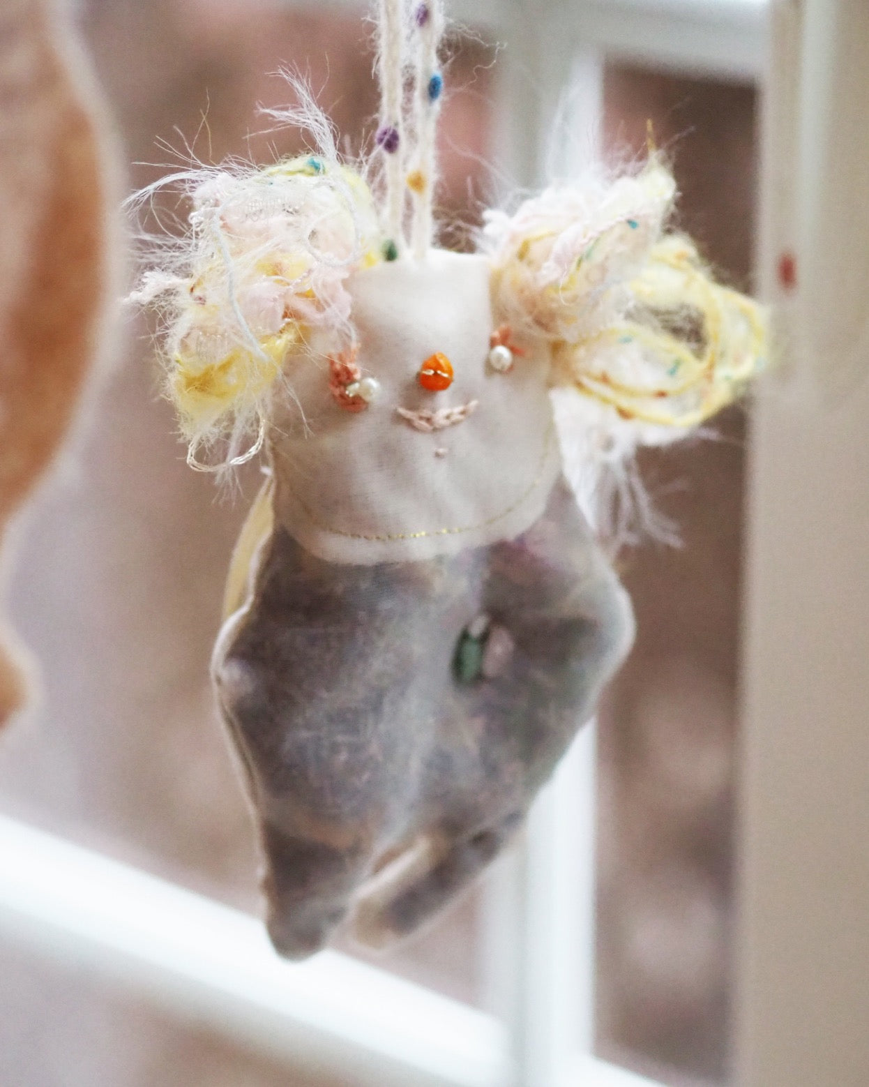 A Lavender Rose Sachet『BARKY ELF』with Rose Quartz and crystals