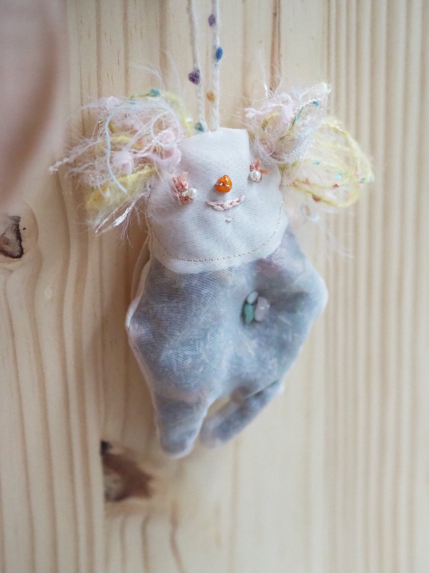 A Lavender Rose Sachet『BARKY ELF』with Rose Quartz and crystals